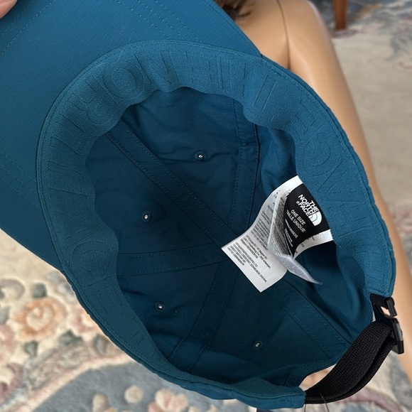 Brand New The North Face Adjustable Baseball Cap Horizon Hat Blue Coral Sporty - Picture 13 of 16